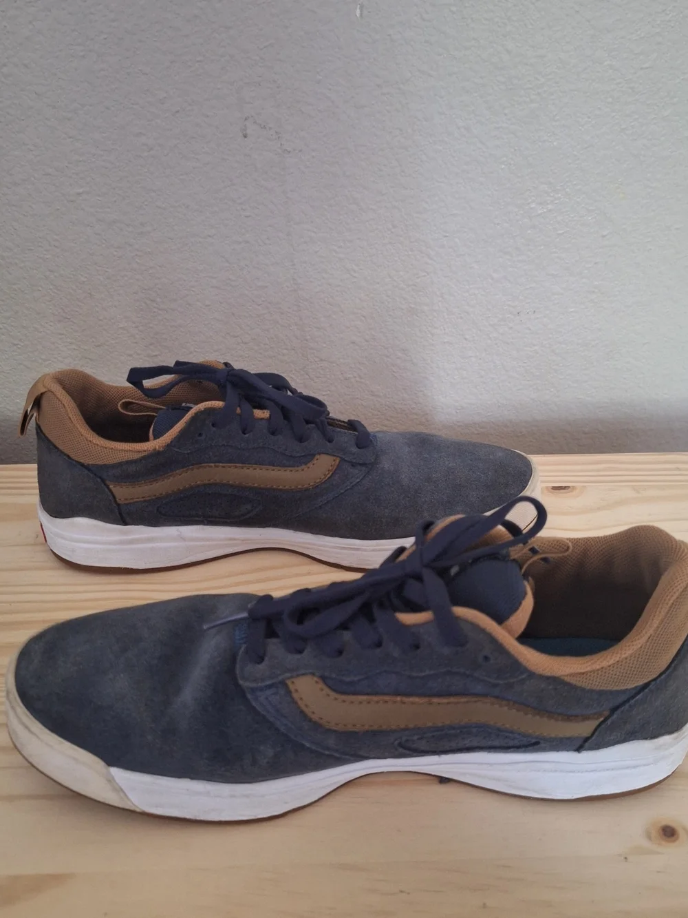 Vans Ultrarange Pro Dress Blue and Medal Bronze Suede Skate Mens Shoes Size 9